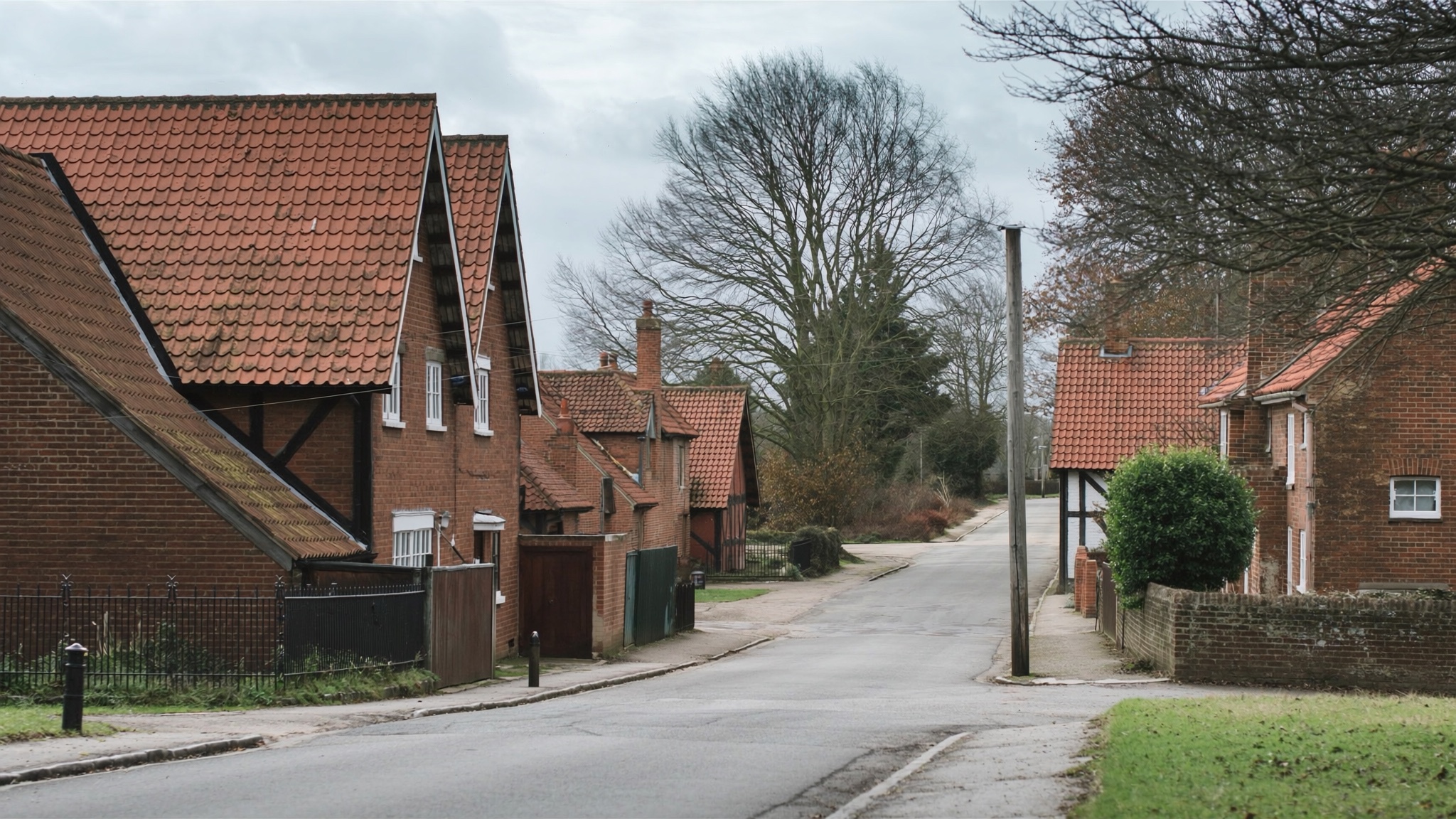 Quiet lane near Fishbourne and Chichester harbour